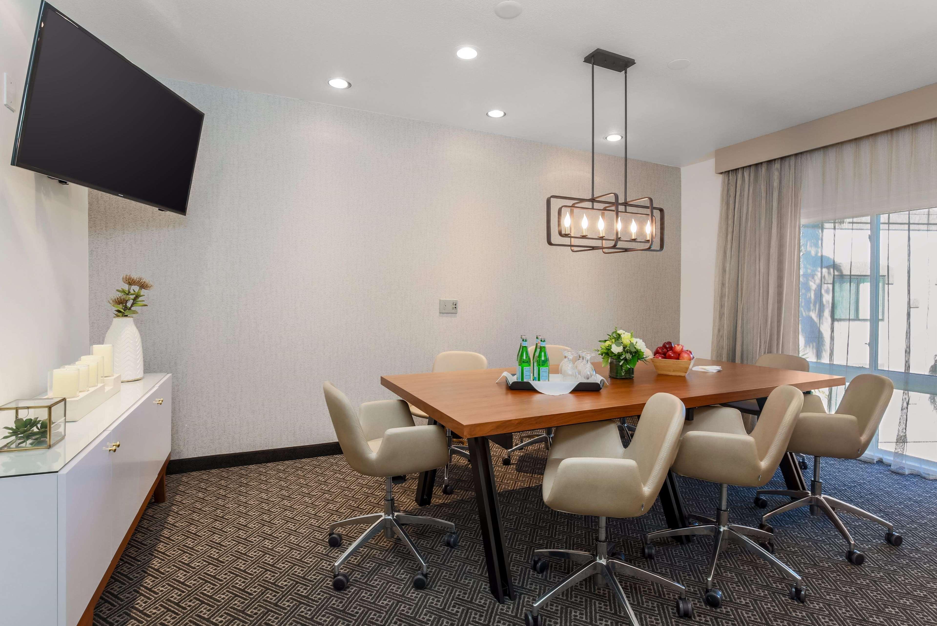Doubletree Suites By Hilton Hotel Sacramento - Rancho Cordova Ngoại thất bức ảnh