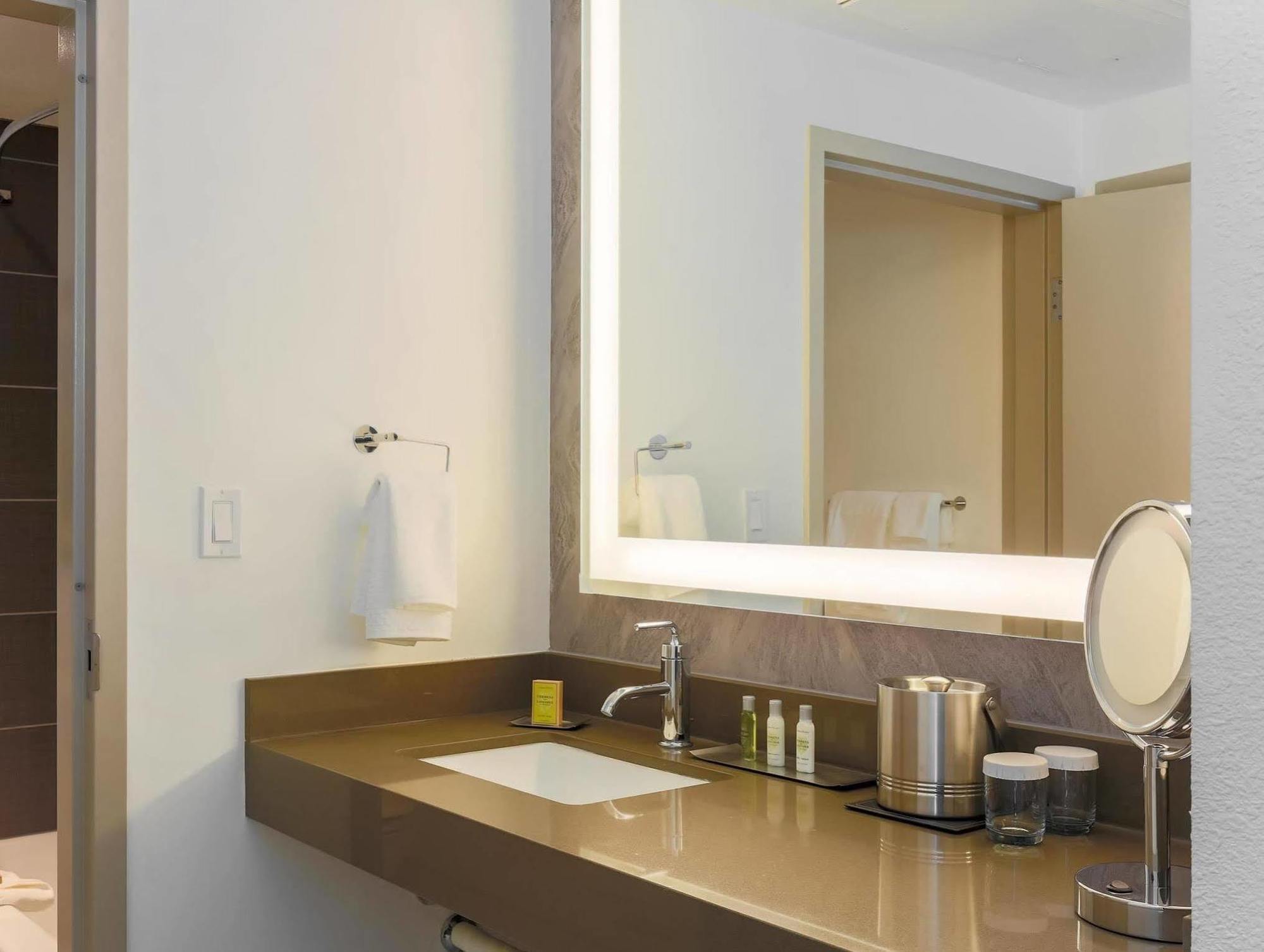 Doubletree Suites By Hilton Hotel Sacramento - Rancho Cordova Ngoại thất bức ảnh